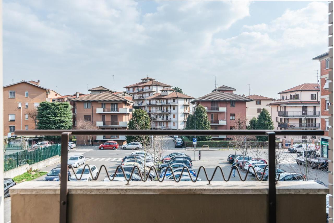 Pavia Tower - By Host4U Apartment Exterior foto