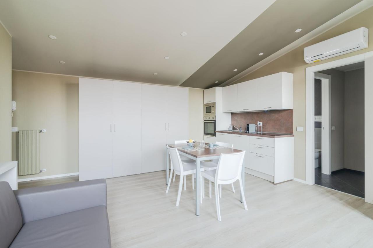 Pavia Tower - By Host4U Apartment Exterior foto