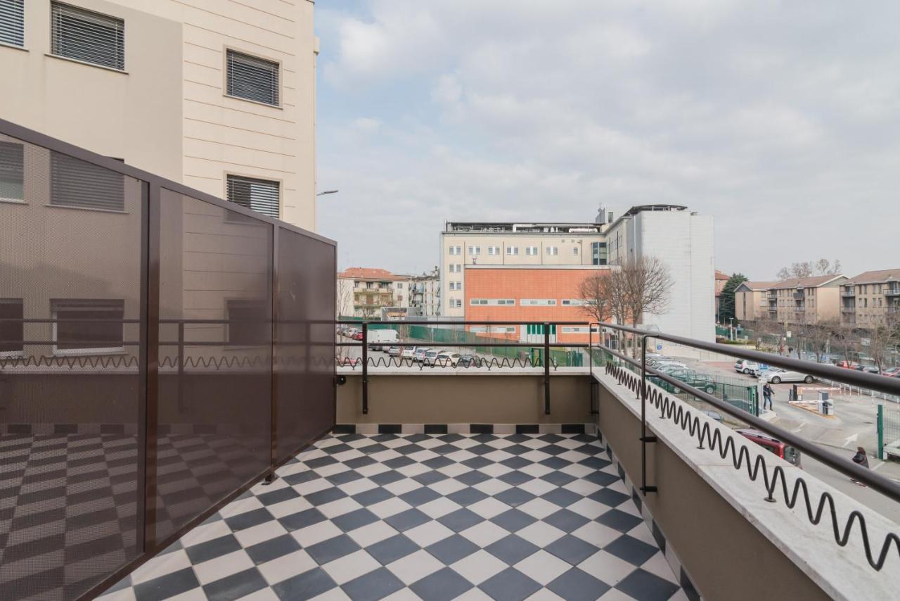 Pavia Tower - By Host4U Apartment Exterior foto